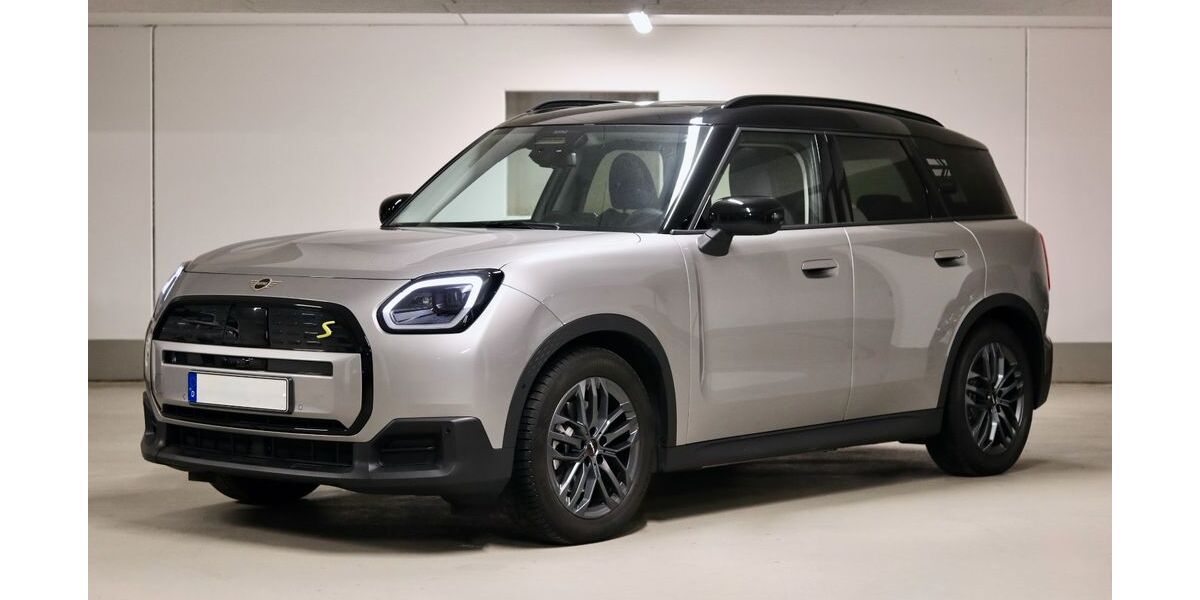 Mini Countryman SE (Cooper) 16.082 km 41.800 &euro; München 81369