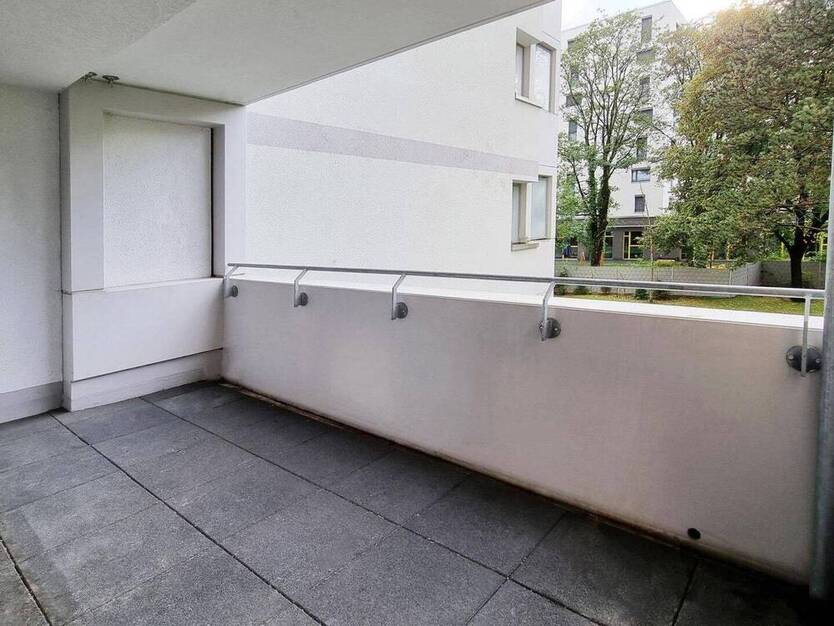 Helle 2,5-Zimmer-Wohnung mit großem Westbalkon - sofort bezugsfertig