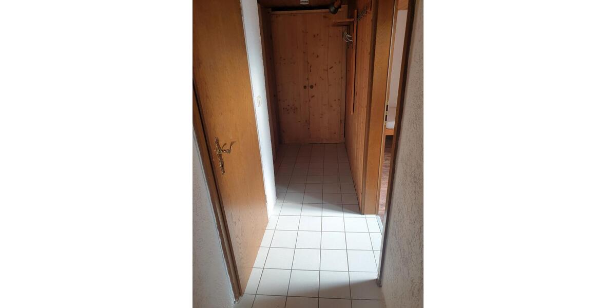 Dachgeschoßwohnung Karlsfeld - 2 Zimmer, 38 m&sup2;, 750&euro; | Angebot:26245295