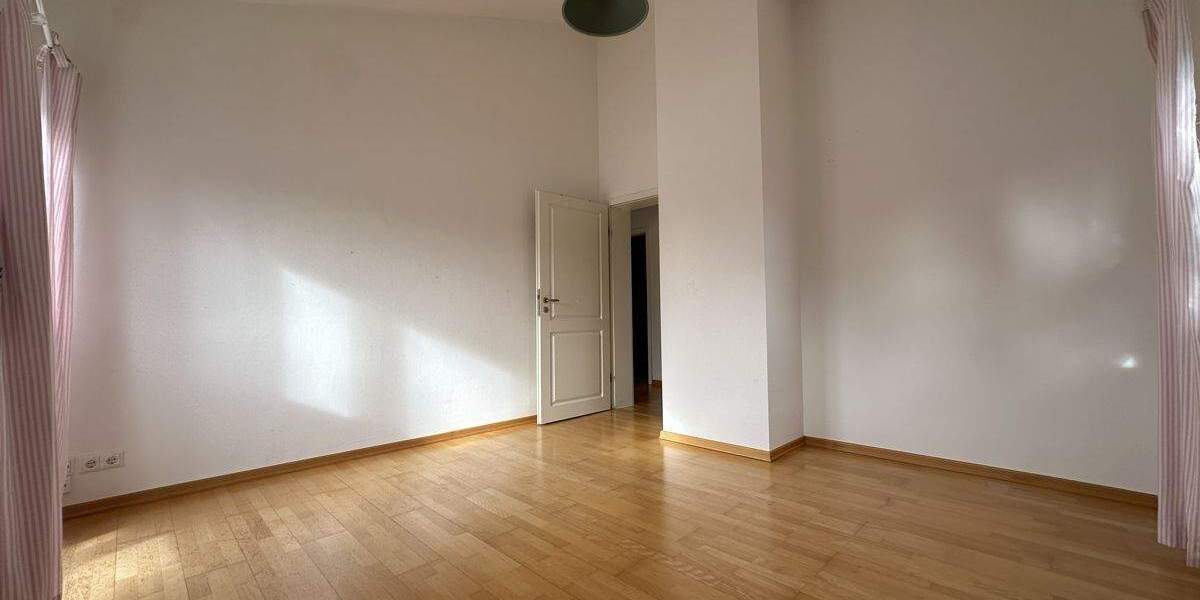 Einfamilienhaus Gräfelfing Lochham - 6 Zimmer, 150 m&sup2;, 3.600&euro; | Angebot:25700192