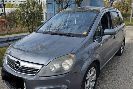 Opel Zafira 202.000 km 2.800 &euro; München 81243