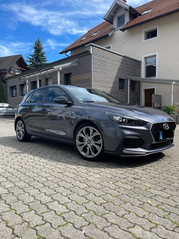 i30