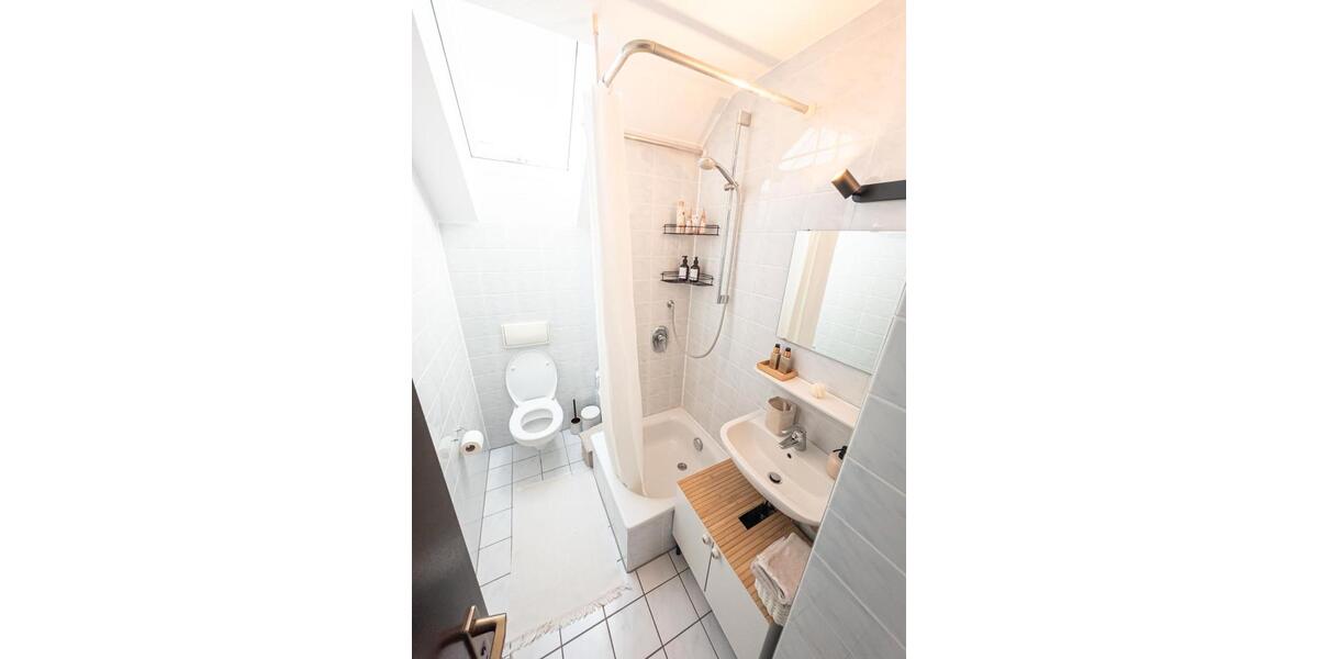 Dachgeschoßwohnung München Sendling-Westpark - 3 Zimmer, 95 m&sup2;, 2.400&euro; | Angebot:26425695