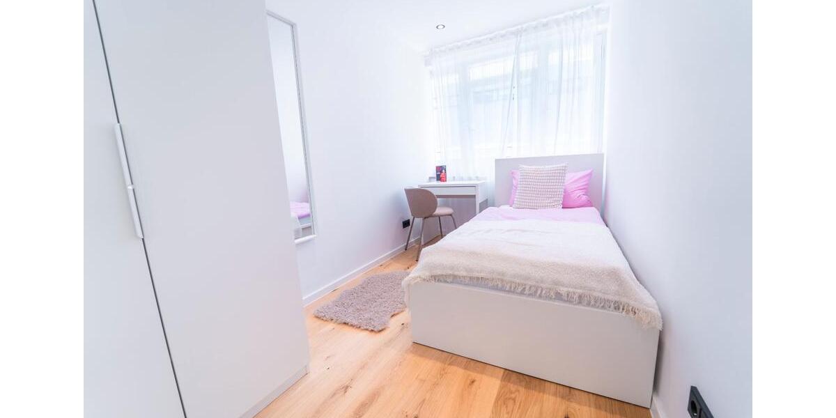 Etagenwohnung München Bogenhausen - 5 Zimmer, 70 m&sup2;, 730&euro; | Angebot:27582381