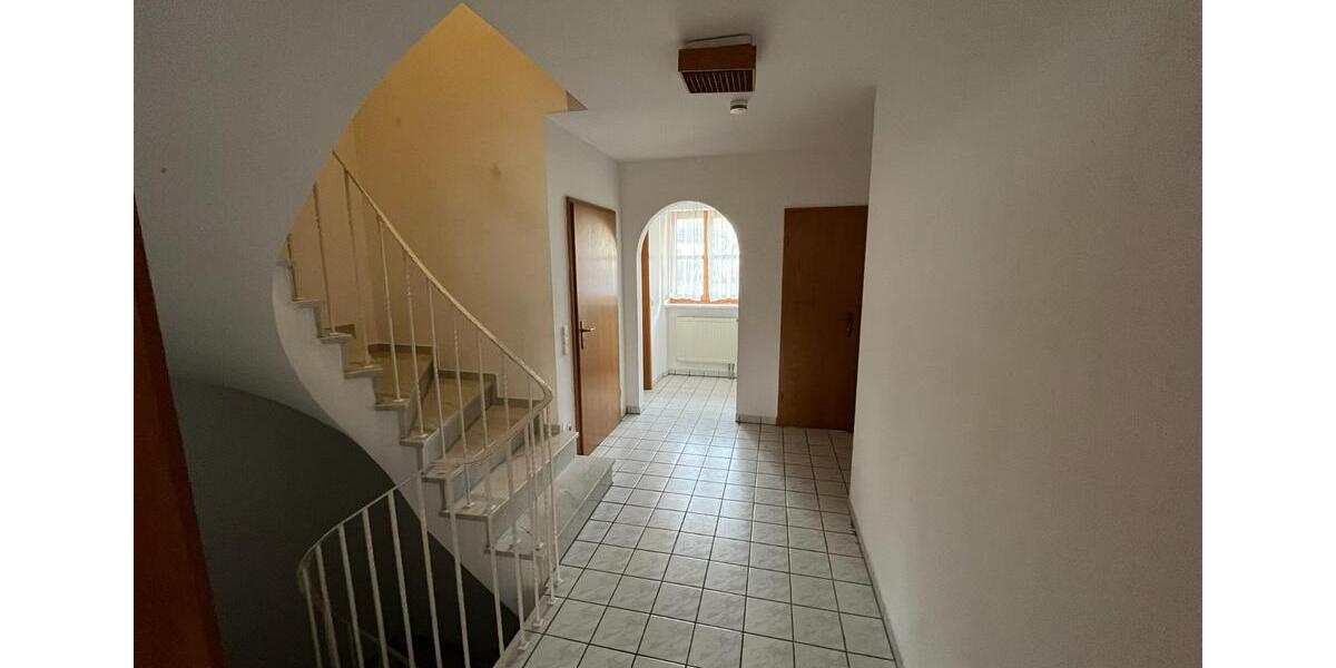 Doppelhaushälfte Röhrmoos - 5 Zimmer, 150 m&sup2;, 2.100&euro; | Angebot:25936917