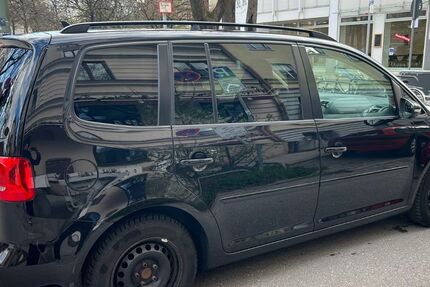 VW Touran 251.377 km 5.400 &euro; München 80335