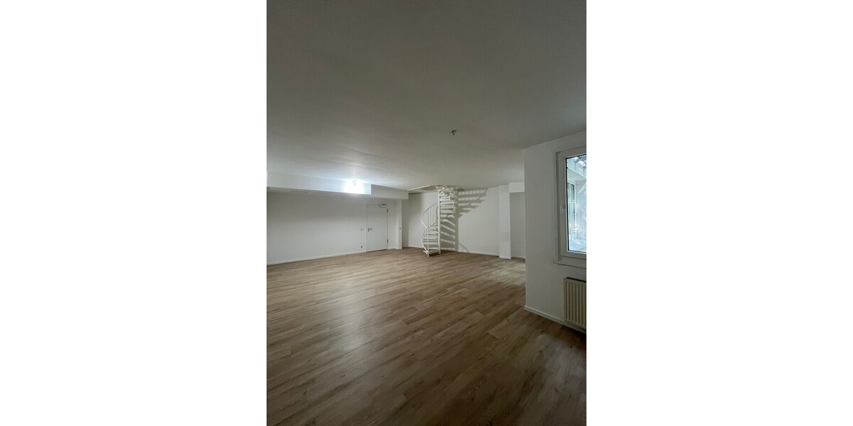 ***Flexible Büro- oder Praxisräume in München – mit Terrasse & Souterrain*** 2 zimmer
