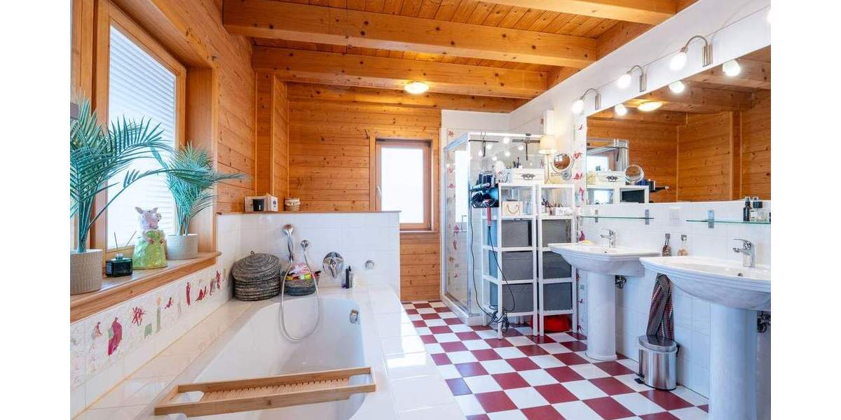 Einfamilienhaus Neubiberg Unterbiberg - 6 Zimmer, 240 m&sup2;, 1.896.000&euro; | Angebot:25692678