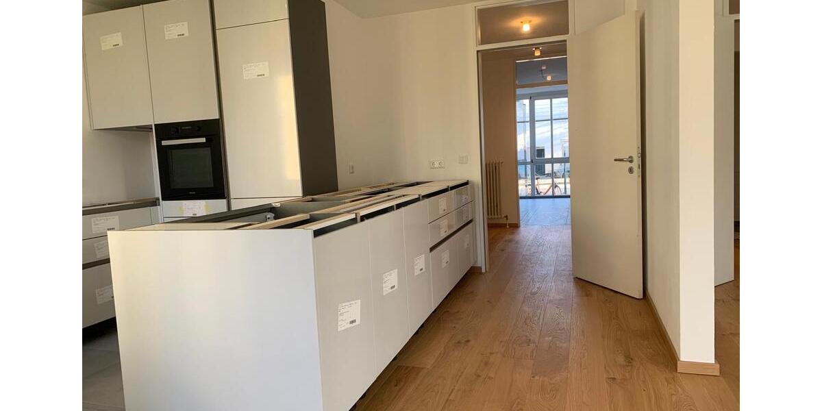 Hochparterre München Nymphenburg - 2.5 Zimmer, 129 m&sup2;, 2.500&euro; | Angebot:25879217