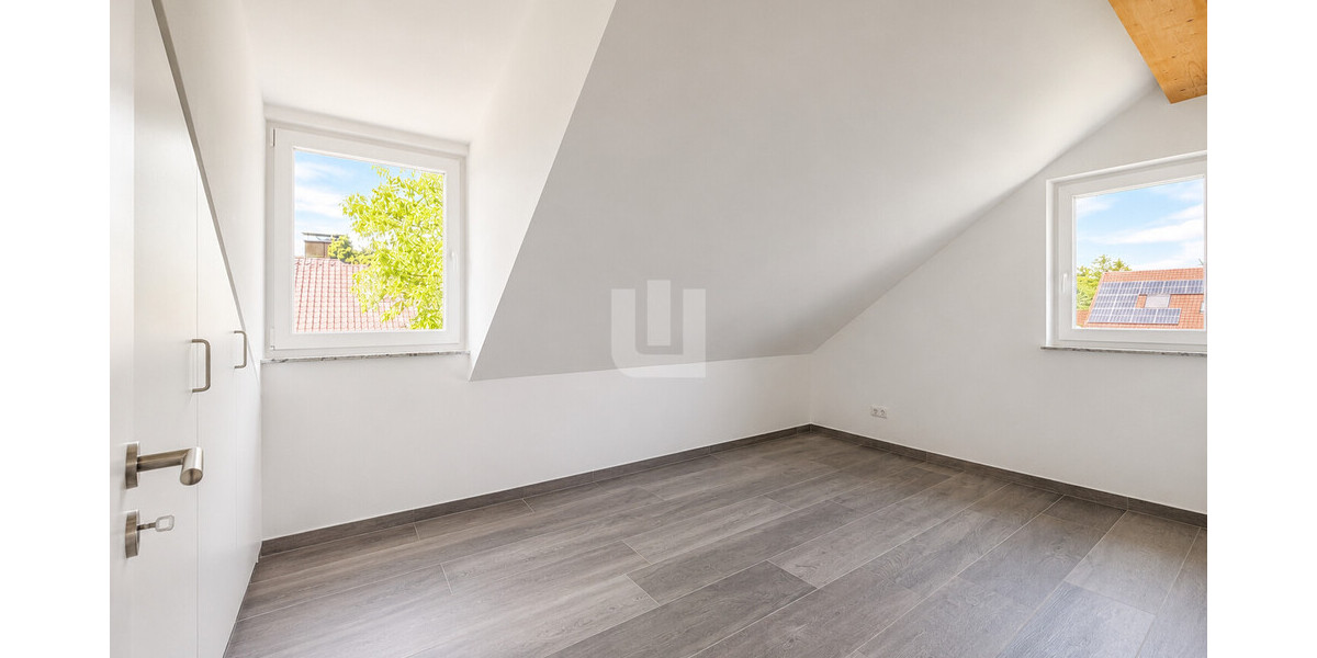 WINDISCH - ERSTBEZUG! Hochwertige 2-Zi.-DG - Wohnung mit EBK, Balkon und privatem Garten - Dachgeschoßwohnung Gröbenzell | Angebot:26764137