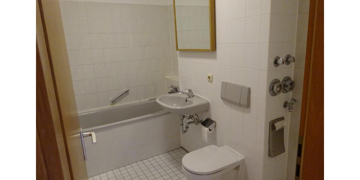 Exklusive Dachterrassen Wohnung, Alno Küche, Bad, TG-Einzelstellp 2 zimmer