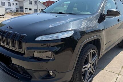 Jeep Cherokee 169.155 km 7.990 &euro; Fürstenfedbruck 82256