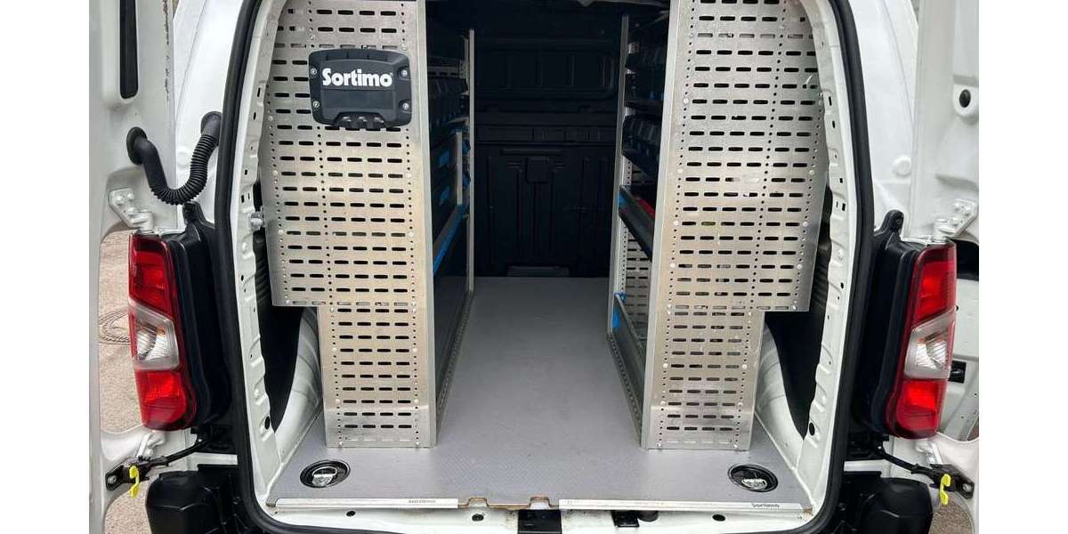 Opel Combo 33.156 km 14.990 &euro; München 81825