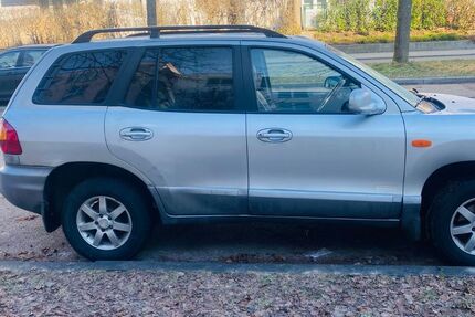 Hyundai SANTA FE 196.500 km 950 &euro; München 81927