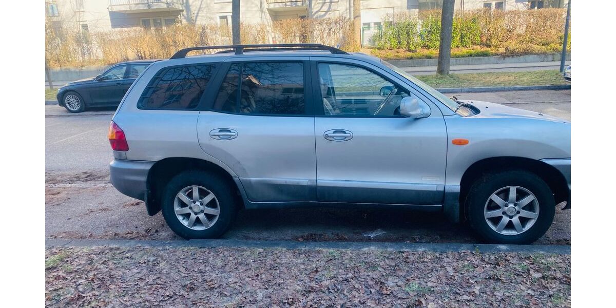 Hyundai SANTA FE 196.500 km 950 &euro; München 81927