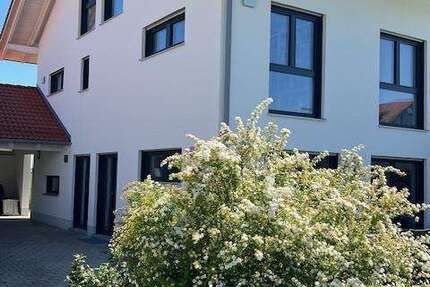 Haus zum Mieten in Holzkirchen 3.100 € 174 m²