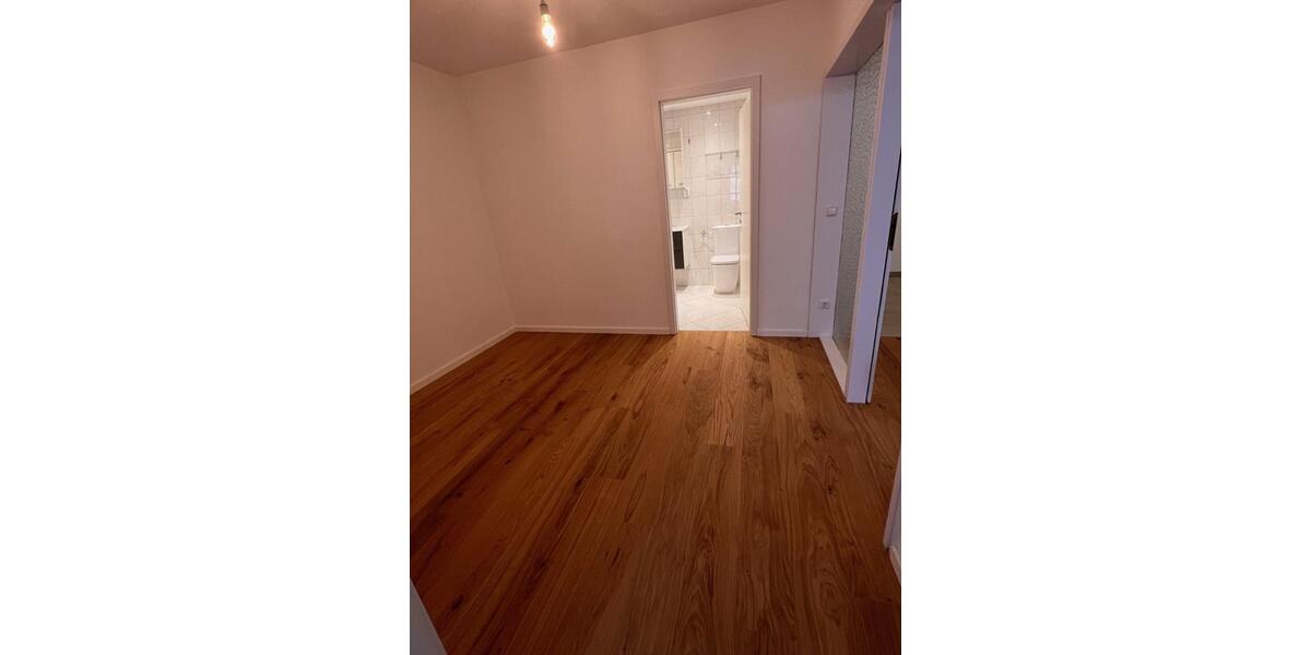 freie, renovierte, ruhige und elegante 2,5-Zimmer Whg.(Innenhof) 2.5 zimmer