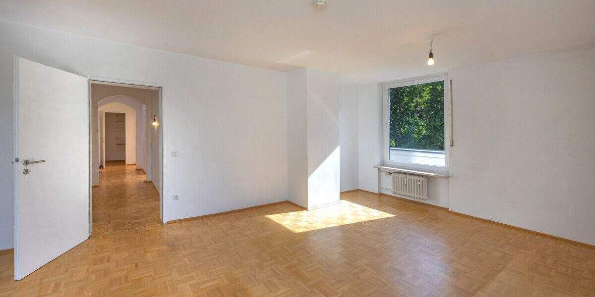 BEZUGSFREIE 3-ZI.-DACHTERRASSEN-WOHNUNG MIT STELLPLATZ IN GRÄFELFING 3 zimmer