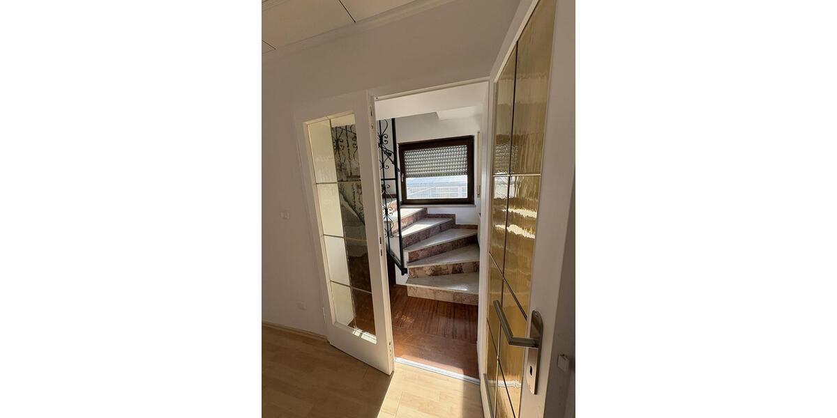 Etagenwohnung Karlsfeld - 3.5 Zimmer, 139 m&sup2;, 2.150&euro; | Angebot:25789139