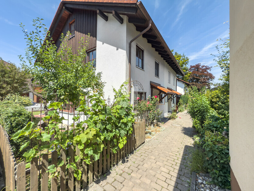 WINDISCH ImmobilieN - DHH mit großem, sonnigen Garten in ruhiger Lage von Puchheim