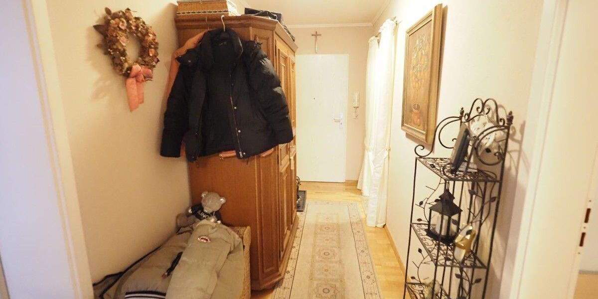 Attraktive 2-Zimmer-Wohnung mit Südbalkon direkt am Marktplatz von Neufahrn 2 zimmer