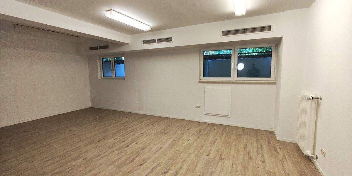 Toplage, stark renovierungsbedürftig 4 zimmer