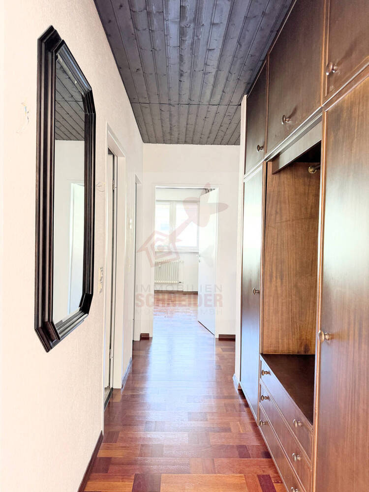 ImmobilieN SCHNEIDER - Berg am Laim, bezugsfr. tolle 3 Zimmer Wohnung mit Parkett, EBK und S-Loggia