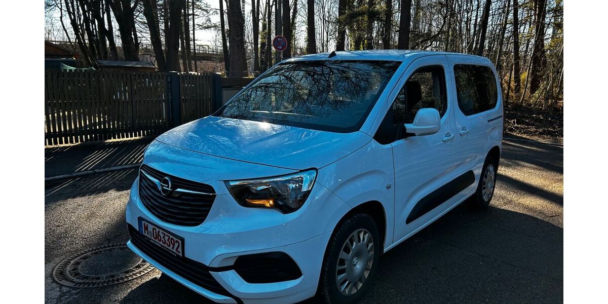 Opel Combo 188.900 km 8.100 € München 81929