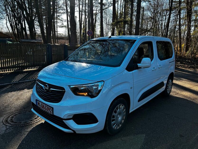 Opel Combo 188.900 km 8.200 € München 81929