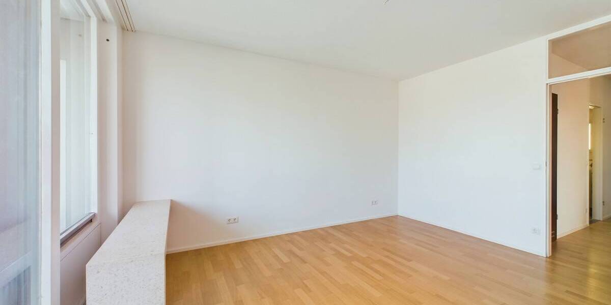 Etagenwohnung München Bogenhausen - 3 Zimmer, 93 m&sup2;, 2.200&euro; | Angebot:26487108