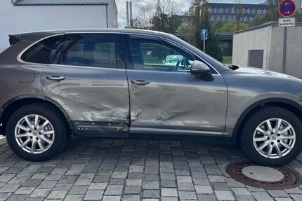 Porsche Cayenne 187.000 km 13.900 &euro; Unterföhring 85774