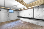 WINDISCH ImmobilieN - Sanierungsbedürftige DHH mit viel Potential in verkehrsberuhigter Straße