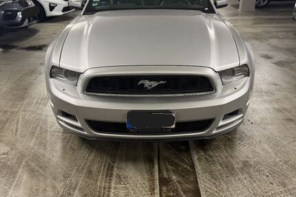 Ford Mustang 94.000 km 14.999 &euro; Garching 85748