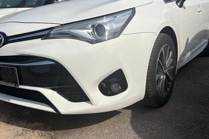 Toyota Avensis 119.800 km 10.500 &euro; München 81243