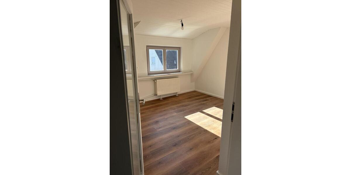 Etagenwohnung Karlsfeld - 3.5 Zimmer, 139 m&sup2;, 2.150&euro; | Angebot:25789139