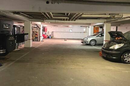 Romanplatz: Komplette Tiefgarage m. 16 Einzelstellplätzen zimmer