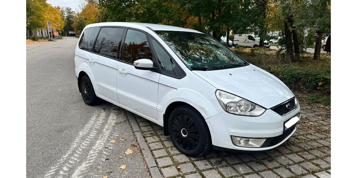 Ford Galaxy 148.000 km 4.250 € München 81827