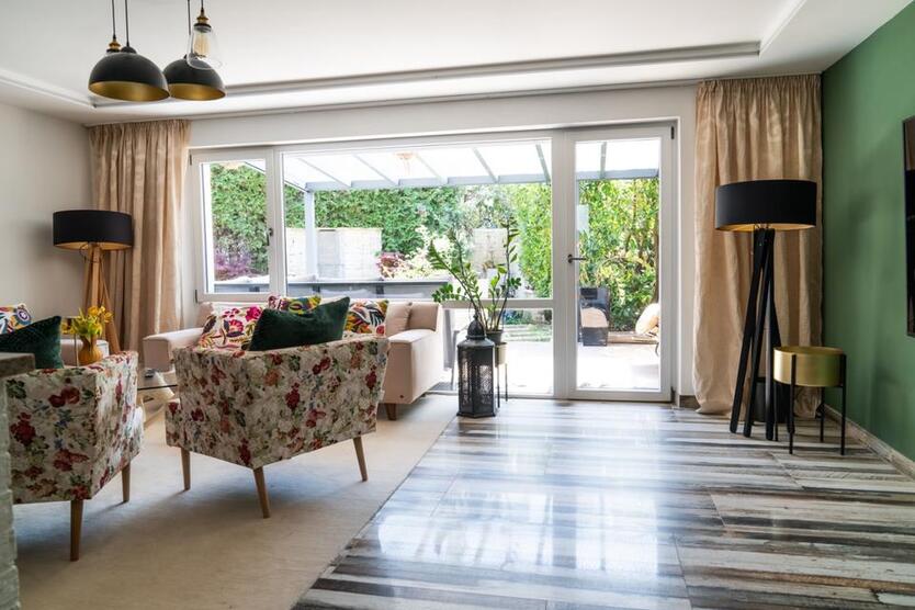 Modernisiertes Reiheneckhaus mit EinliegerWohnung & Garten
