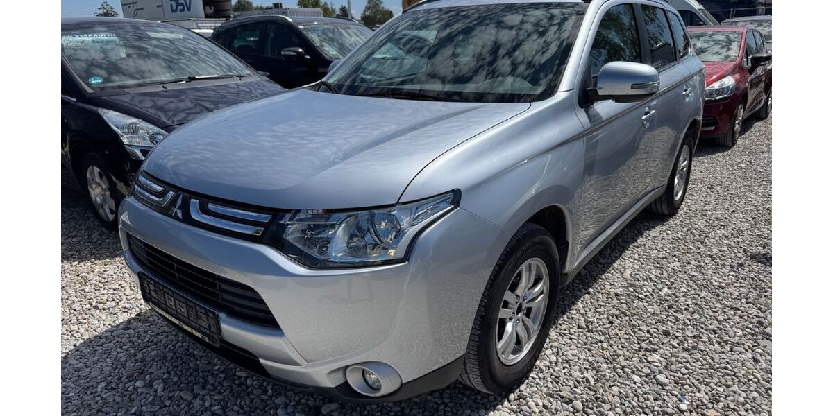 Mitsubishi Outlander 120.000 km 5.900 &euro; München 81829
