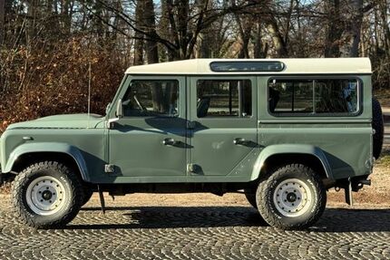 Land Rover Defender 310.475 km 25.500 &euro; Stuttgart 70188
