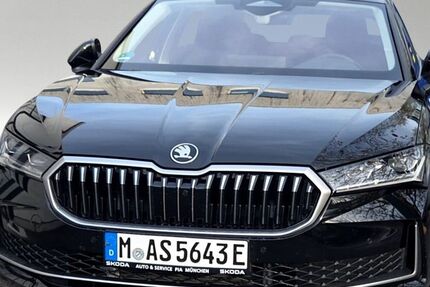Skoda Superb 6.500 km 46.950 € München 80935
