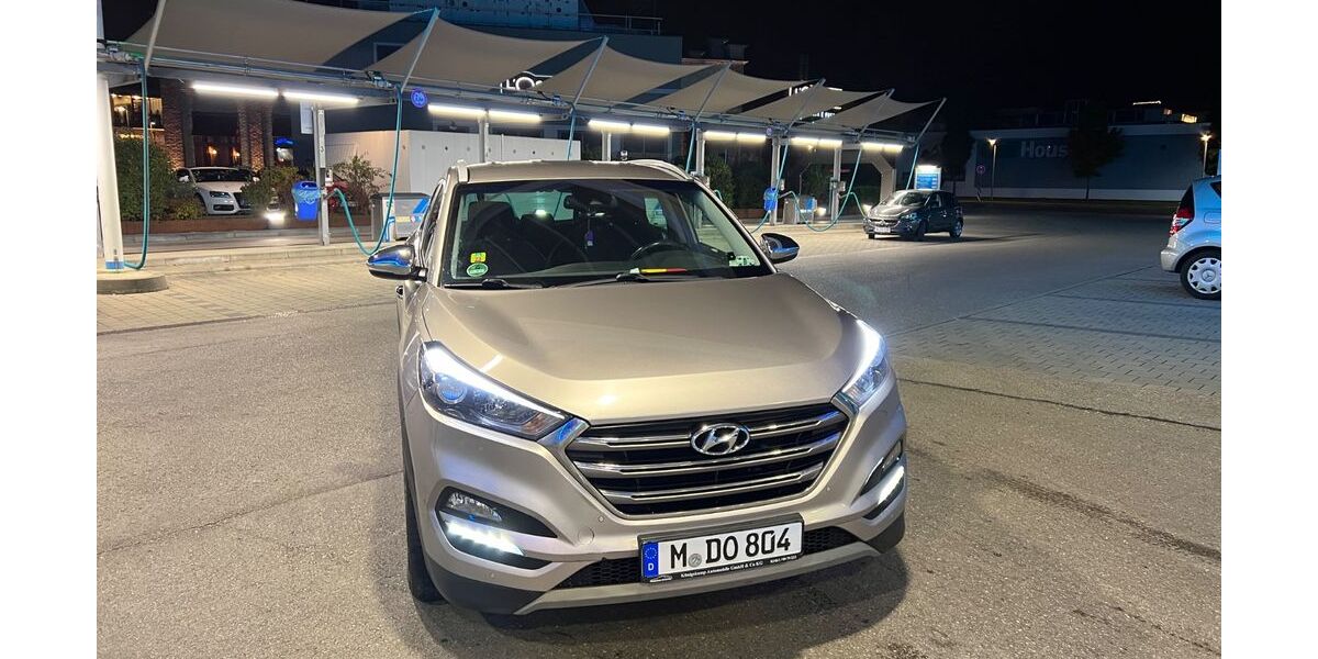 Hyundai TUCSON 172.000 km 13.500 &euro; Unterhaching 82008