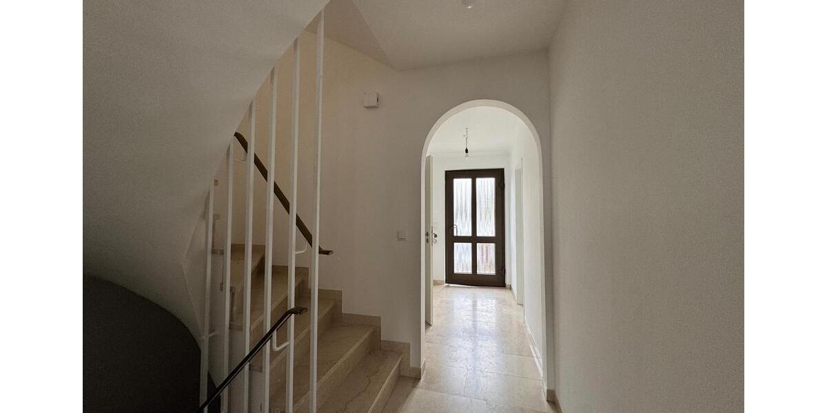 Doppelhaushälfte Gilching - 6 Zimmer, 160 m&sup2;, 2.850&euro; | Angebot:25540017