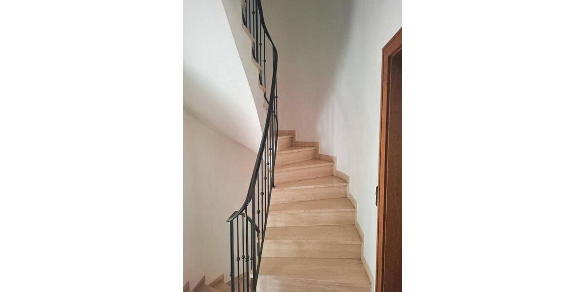 Reihenmittelhaus München Bogenhausen - 5 Zimmer, 140 m&sup2;, 850.000&euro; | Angebot:26306500