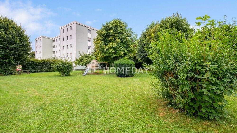 4-Zimmer-Wohnung mit sonniger Loggia auf Erbpachtgrund - ruhig, gepflegt und gut geschnitten 4 zimmer