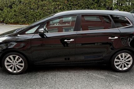 Kia Carens 166.000 km 9.980 € München 81827