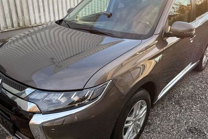 Mitsubishi Outlander 97.000 km 17.990 &euro; Ottenhofen 85570