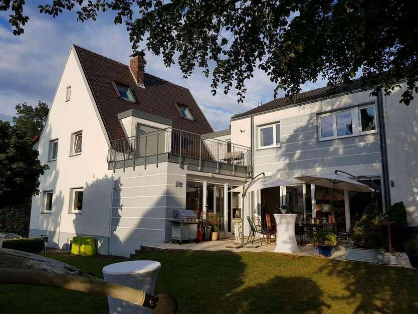 Haus zum Mieten in Pullach 5.490 € 340 m²