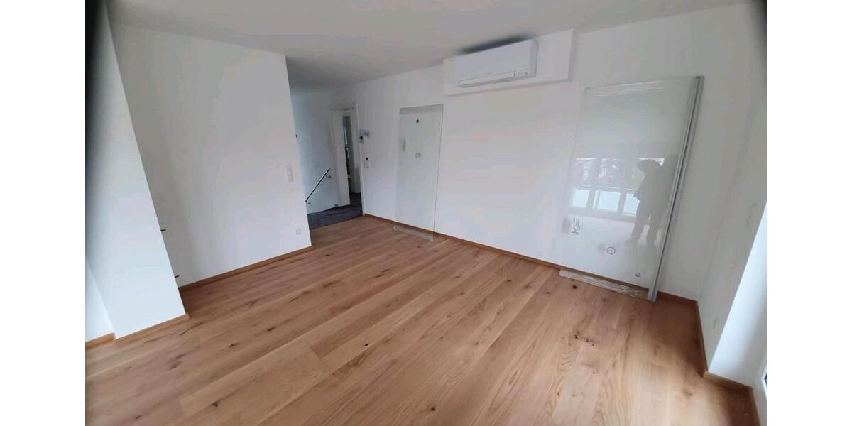 Einfamilienhaus München Am Riesenfeld - 2.5 Zimmer, 140 m&sup2;, 2.700&euro; | Angebot:25632244