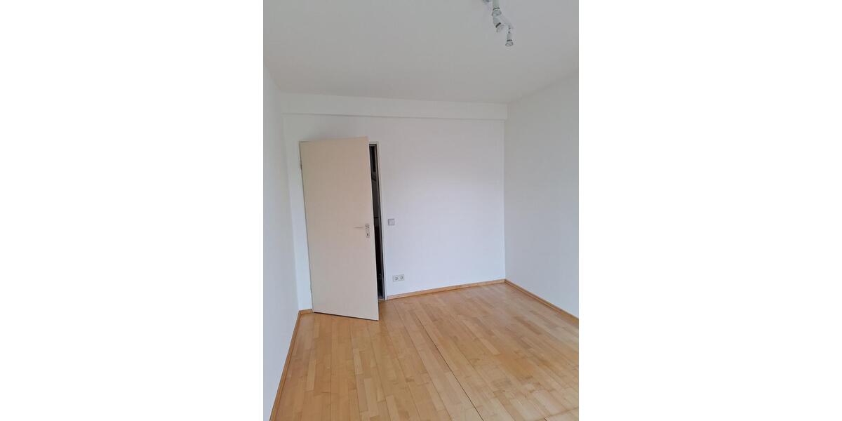 Reihenhaus mit schönem Garten für Wohngemeinschaft bis 3 Personen 2 zimmer